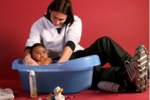 梅西给亚马尔洗澡照走红，摄像师：意义堪比乔丹给詹姆斯洗澡照